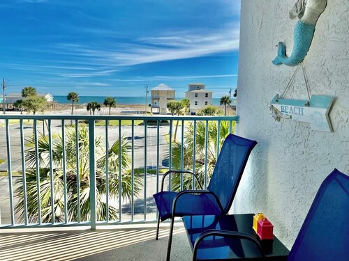 Minute Walk to the Beach and Gulf Views from 3rd Floor Balcony!