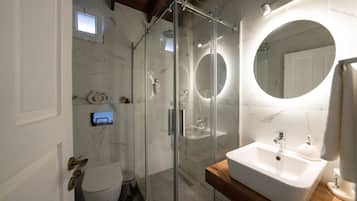 Deluxe Room | Bathroom