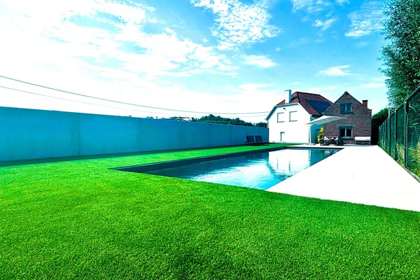 Piscina all'aperto, una piscina riscaldata