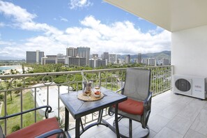 تناول الطعام بالخارج