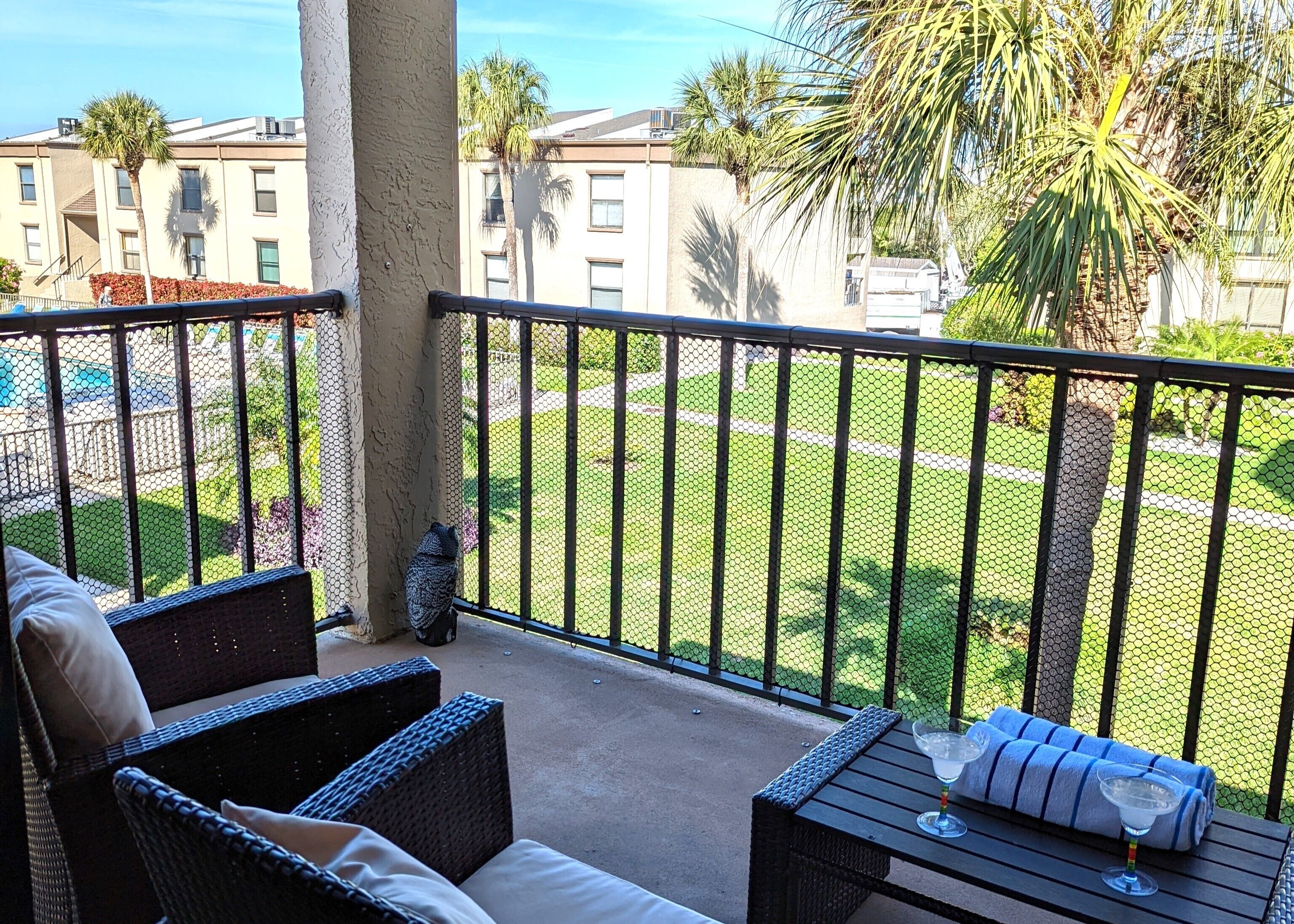 Near Beach, Near Intracoastal, Poolview!