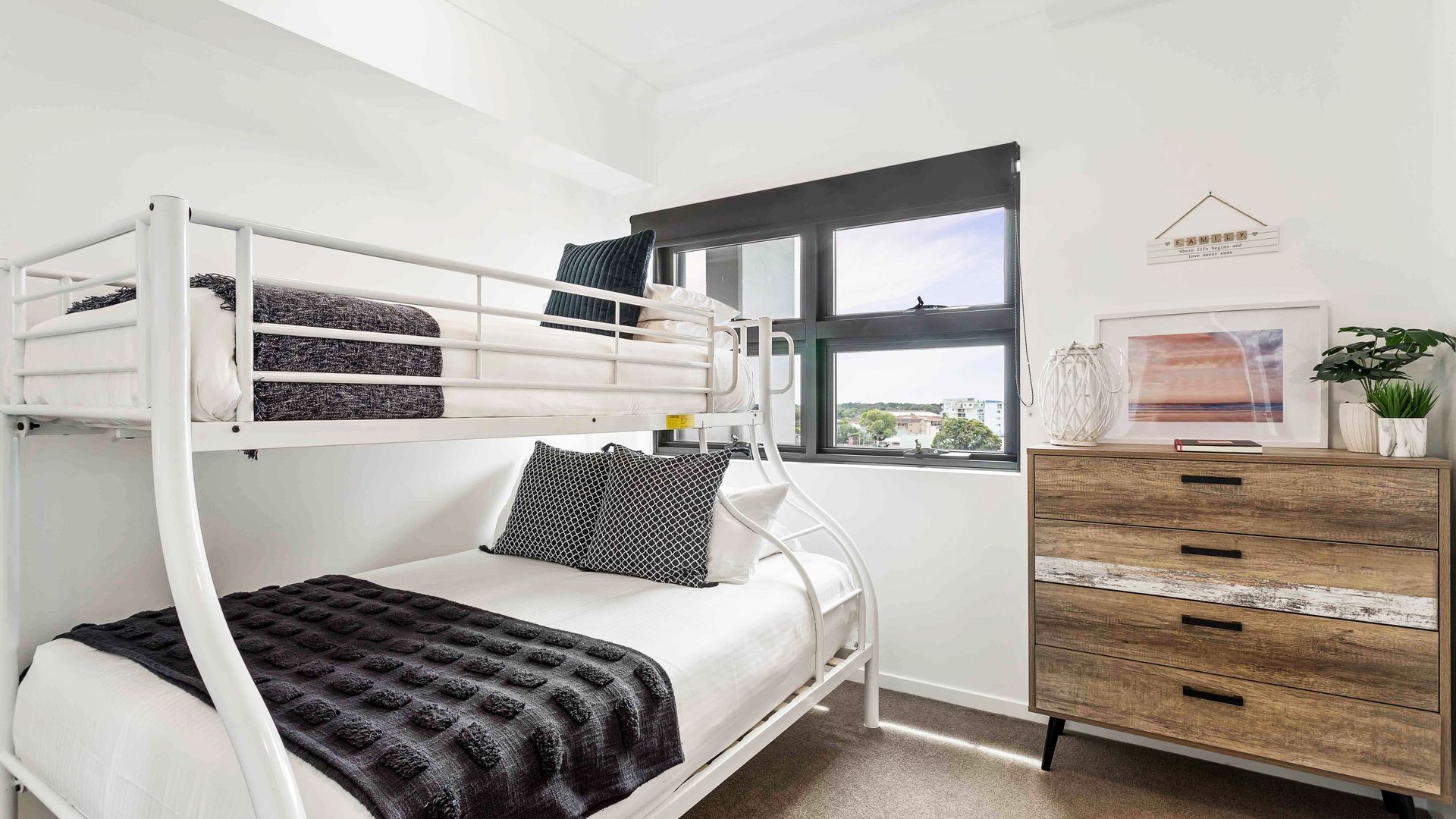 2 多间卧室、上网接入