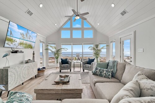Ocean Dreams Beachfront Home Stunning Views Like New Sleeps 10 4 BR 3 Full Baths