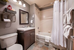 コンドミニアム 2 ベッドルーム | バスルーム | タオル