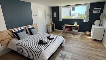 2 chambres, fer et planche à repasser, lit parapluie, Wi-Fi gratuit