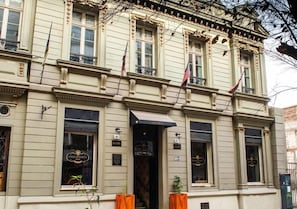 Exterior detail - Hotel Casa Zañartu (Santiago)