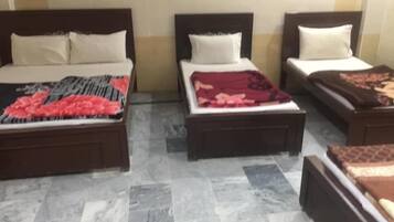 Family Room | Free WiFi, bed sheets