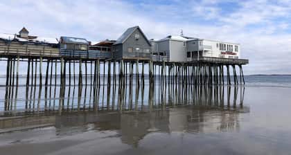 5 Min Walk to Beach and Pier