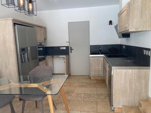 Comfort Apartment, Pool View | Private kitchen - Domaine Sainte Baume (Saint-Maximin-la-Sainte-Baume)
