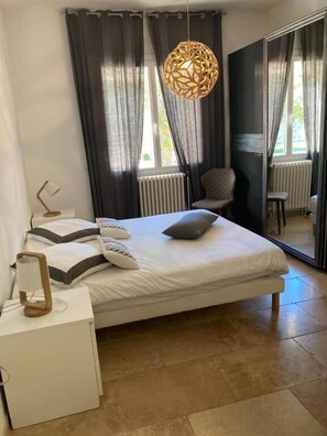 Bed sheets - Domaine Sainte Baume (Saint-Maximin-la-Sainte-Baume)