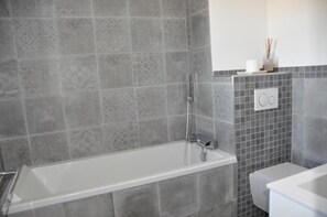 Soap, shampoo, toilet paper - Domaine Sainte Baume (Saint-Maximin-la-Sainte-Baume)