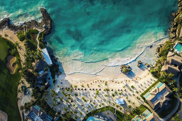 On the beach, white sand, free beach cabanas, sun loungers - Luxury Villa with Beachfront Eden Roc (Punta Cana)