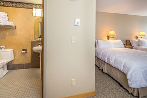 Combined shower/tub, hair dryer, towels, shampoo - Ski-in/Ski-out condo w/shared hot tub & pool & great location - Shoshone Ski-In/Ski-Out with Views (Big Sky)