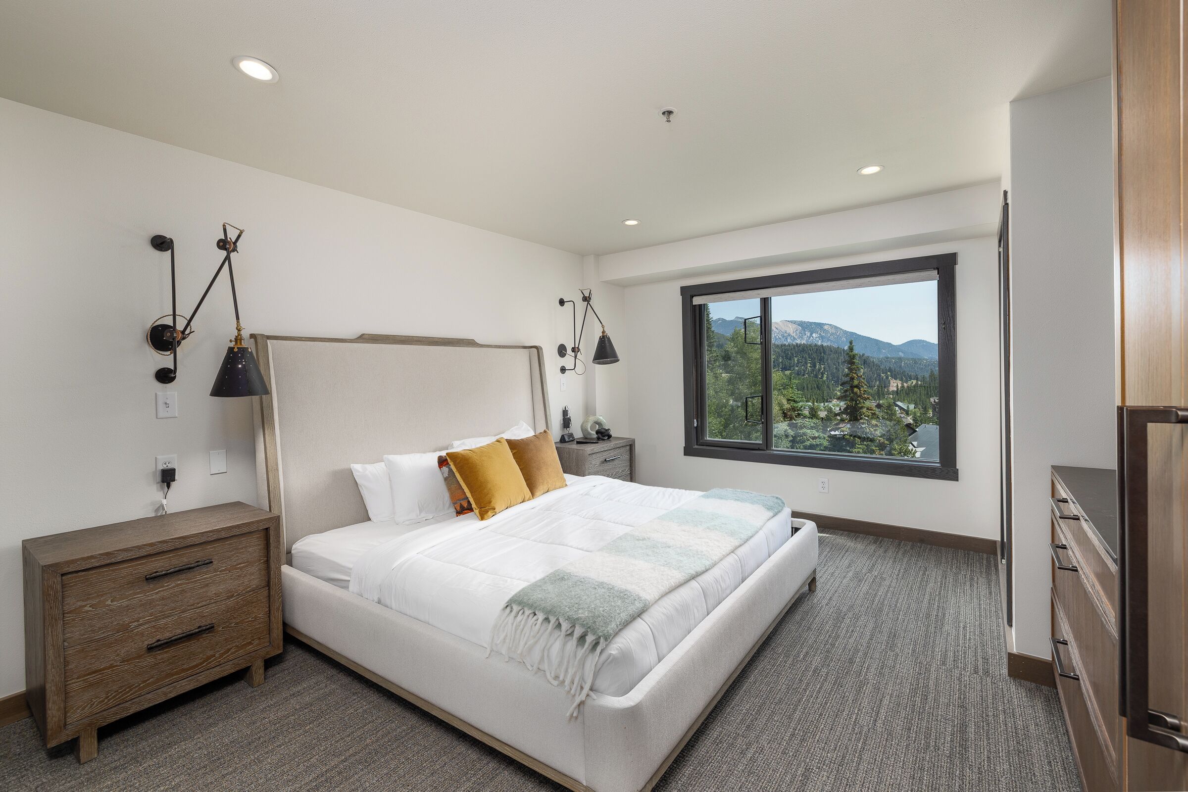 1 bedroom, iron/ironing board, WiFi (free), bed sheets