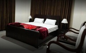 Standard Double Room | Free WiFi, bed sheets - Lahore Hotel (Lahore)