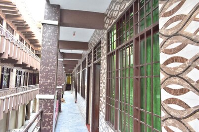 Lahore Hotel