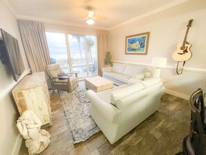 Smart TV, Netflix, Hulu, streaming services