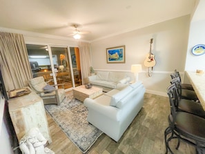 Smart TV, Netflix, Hulu, streaming services - BEAUTY CALYPSO 1 BR @ PIER PARK, 2 FREE Beach Chairs, Poolside, Taylor Guitar!!! (Panama City Beach)