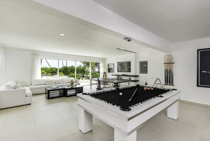 Games room - Luxury beachfront villa in Los Corales (Punta Cana)