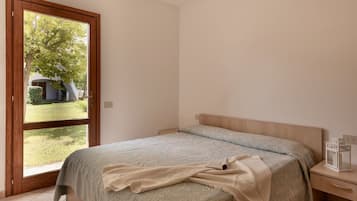 1 kamar tidur dan setrika/meja setrika