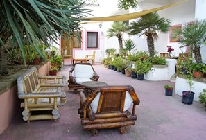 Terrace/patio - Simple Cozy family apartment in villa with pool (Pantelleria)
