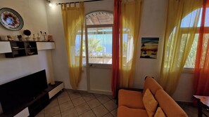 TV - Great apartment with terrace overlooking the sea and the pool! Sunrise 5 (Trapani)