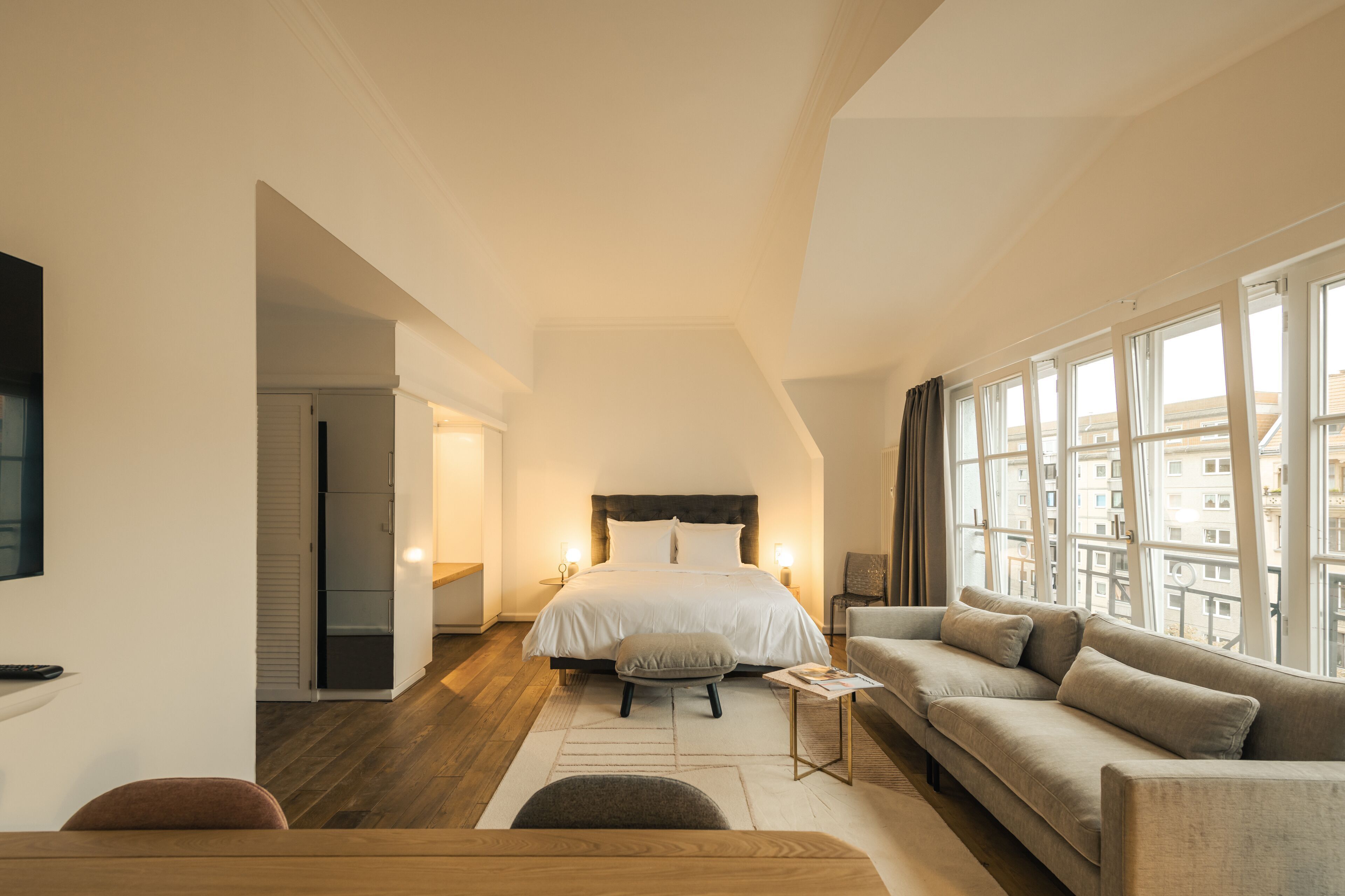 Premium bedding, in-room safe, individually decorated, soundproofing