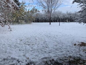 Property grounds - Cozy pet friendly apartment close to downtown Bozeman (Bozeman)