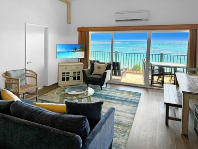Updated  Beachfront Condo! Walk to Old Town Kapa'a