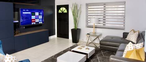 Smart TV, fireplace, stereo