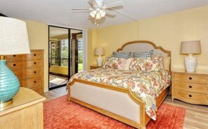 2 bedrooms, WiFi, bed sheets - Beachside Condo in Siesta Key (Sarasota)
