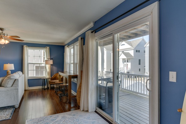 Smart TV, videogiochi, tavolo da ping pong, libri