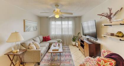 Beautiful Condo in Dunedin. 5 min from the beach!