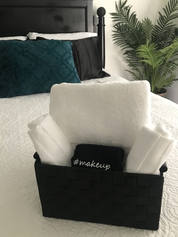 1 soverom, strykejern/-brett, wi-fi (inkludert) og sengetøy