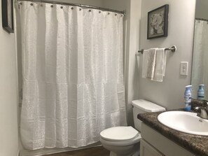 Combined shower/tub, hair dryer, towels, soap - SAFE & SECURE - The Lola - Buckhead (Atlanta)