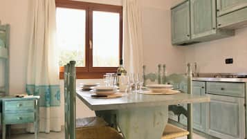 Comfort Apartment | Private kitchen | Fridge, microwave, electric kettle, toaster