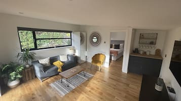 Cabin | Living area | Fireplace