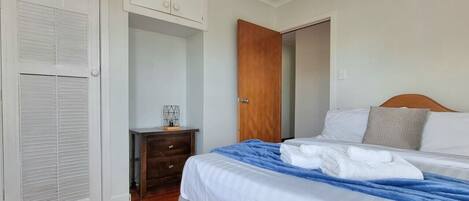 3 chambres, bureau, fer et planche à repasser, Wi-Fi gratuit