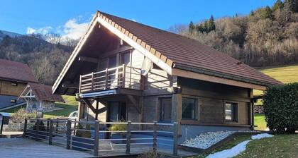 CHARMING, COSY DUPLEX CHALET BETWEEN LAKE AND MOUNTAINS