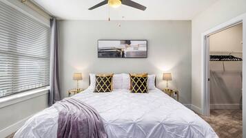 2 bedrooms, iron/ironing board, free WiFi, bed sheets