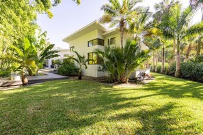 Exterior - Luxury Modern Ville in Heart of Sarasota (Sarasota)