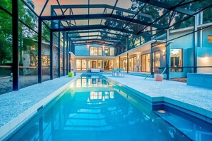 Outdoor pool, a heated pool - Luxury Modern Ville in Heart of Sarasota (Sarasota)