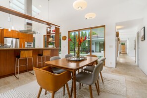 Dining - Luxury Modern Ville in Heart of Sarasota (Sarasota)