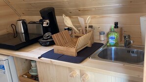 Private kitchen - Enchanted cabin with shared pool/SPA and optional Kota grill (Loray)