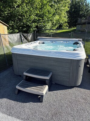 Baignoire à remous extérieure