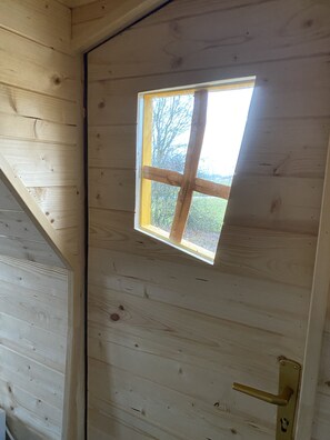 Interior - Atypical enchanted wooden cabin and optional Kota grill (Loray)