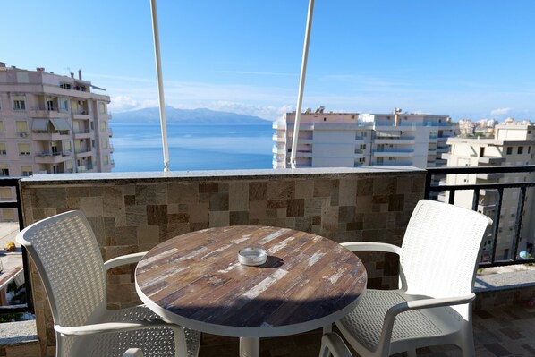 อพาร์ทเมนท์ | ระเบียง