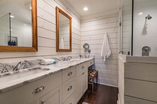 Ocean View 3BR • Golf Cart • Steps to Pool • 3 Private Baths • Ocean Point