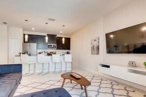 Condo, Multiple Beds (8953 CC - 4BR Townhome with Sparkling) | Living area