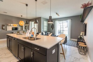 คอนโด, หลายเตียง (8924 SD - Luxury 4BR Townhome: Privat) | ภายใน